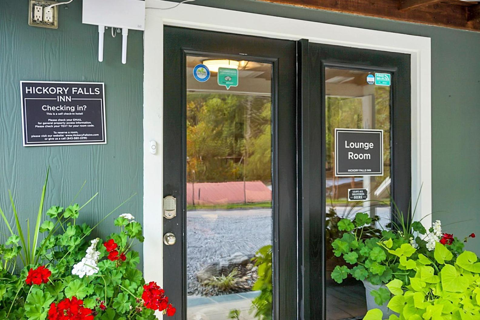 Hickory Falls Inn 침니 록 외부 사진