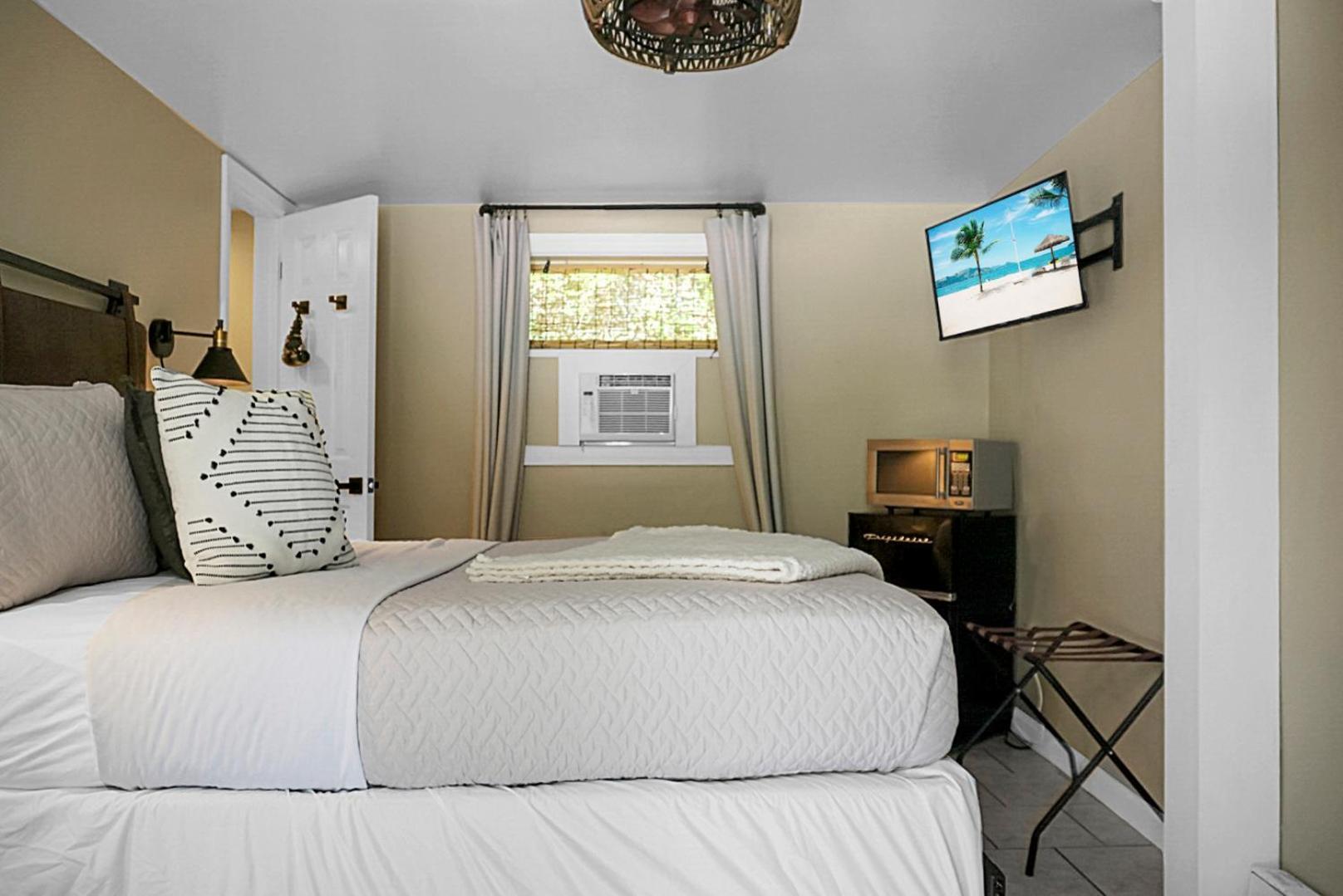 Hickory Falls Inn 침니 록 외부 사진