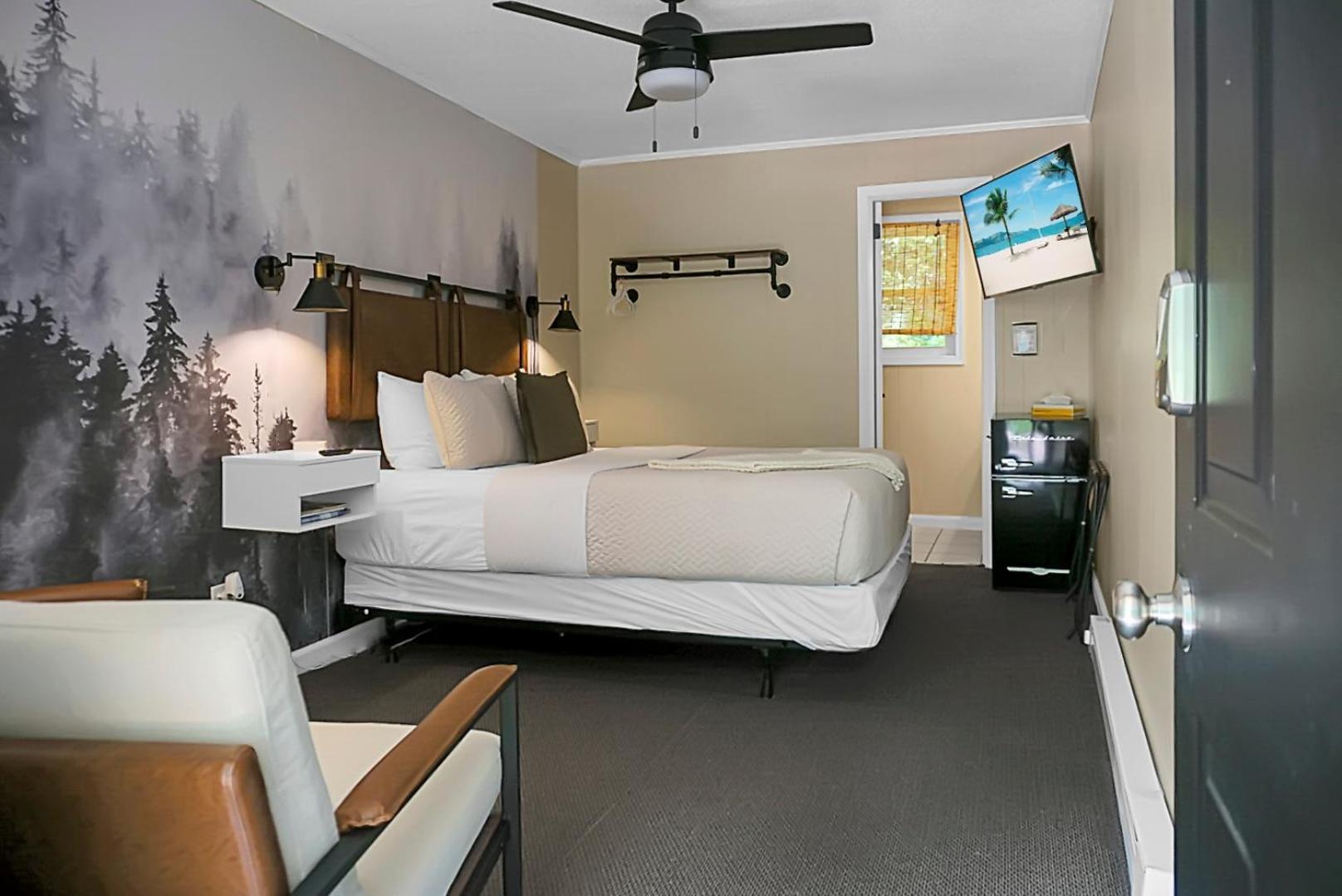 Hickory Falls Inn 침니 록 외부 사진