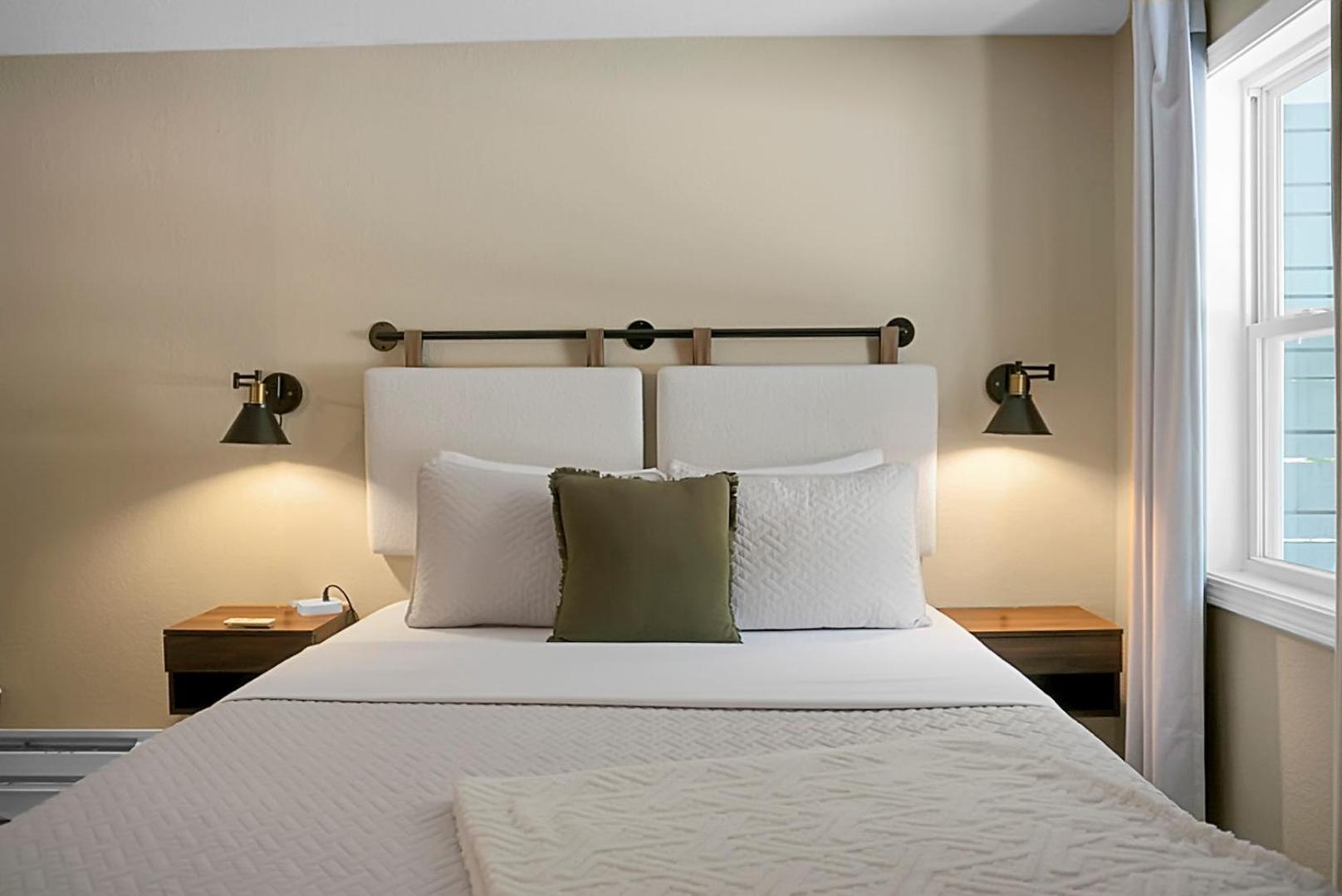 Hickory Falls Inn 침니 록 외부 사진