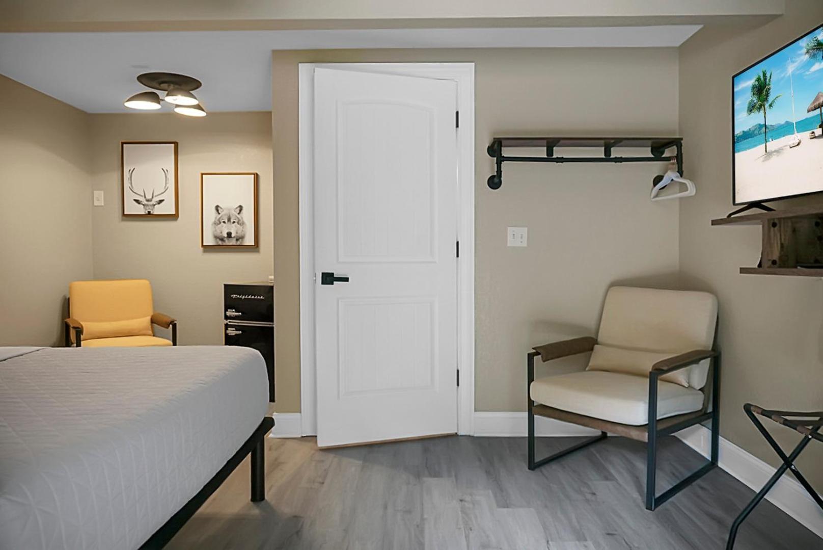 Hickory Falls Inn 침니 록 외부 사진