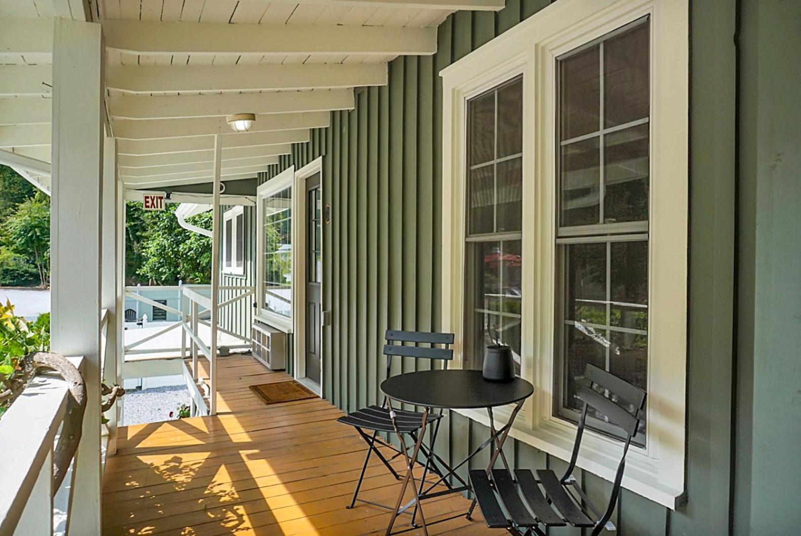 Hickory Falls Inn 침니 록 외부 사진