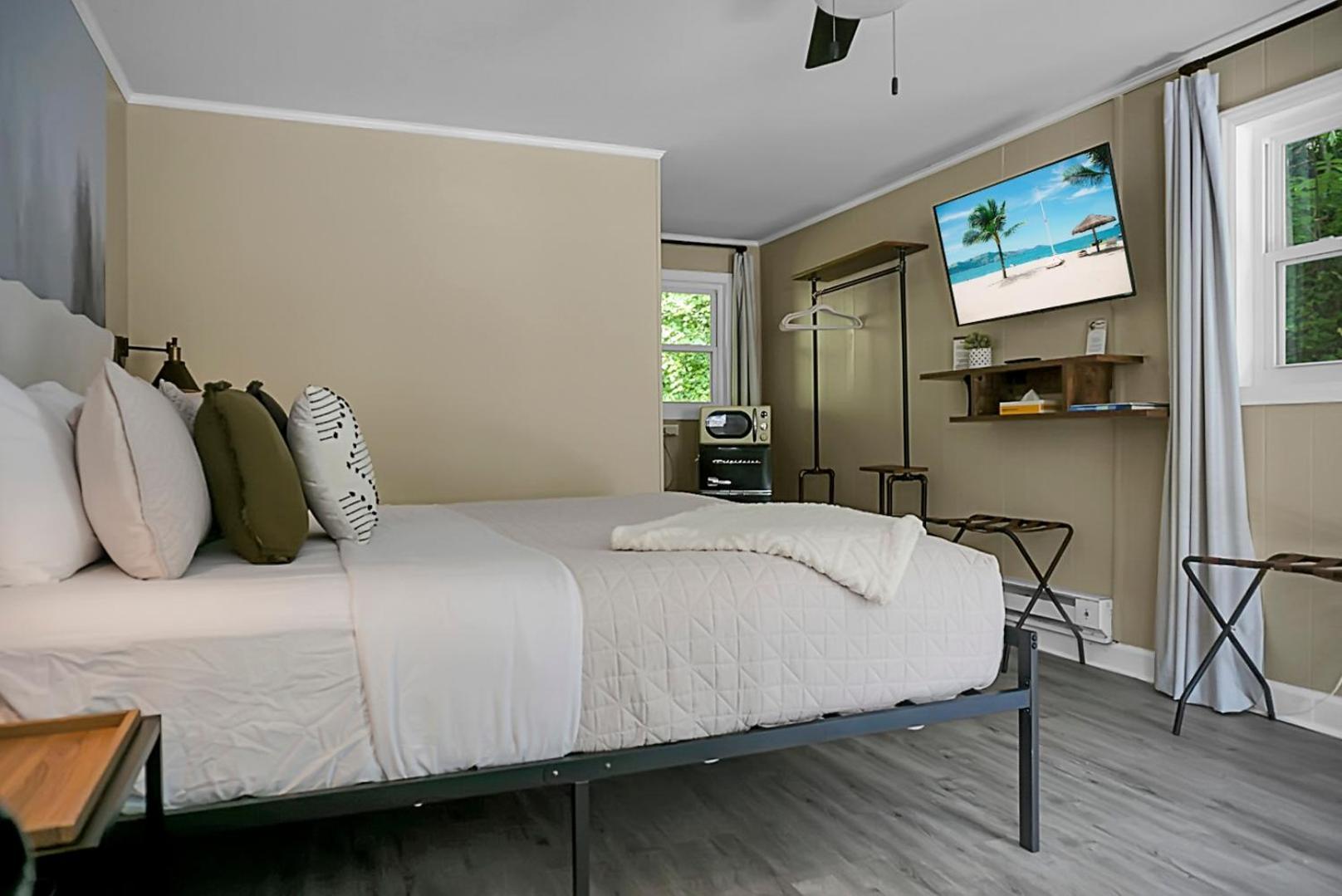 Hickory Falls Inn 침니 록 외부 사진