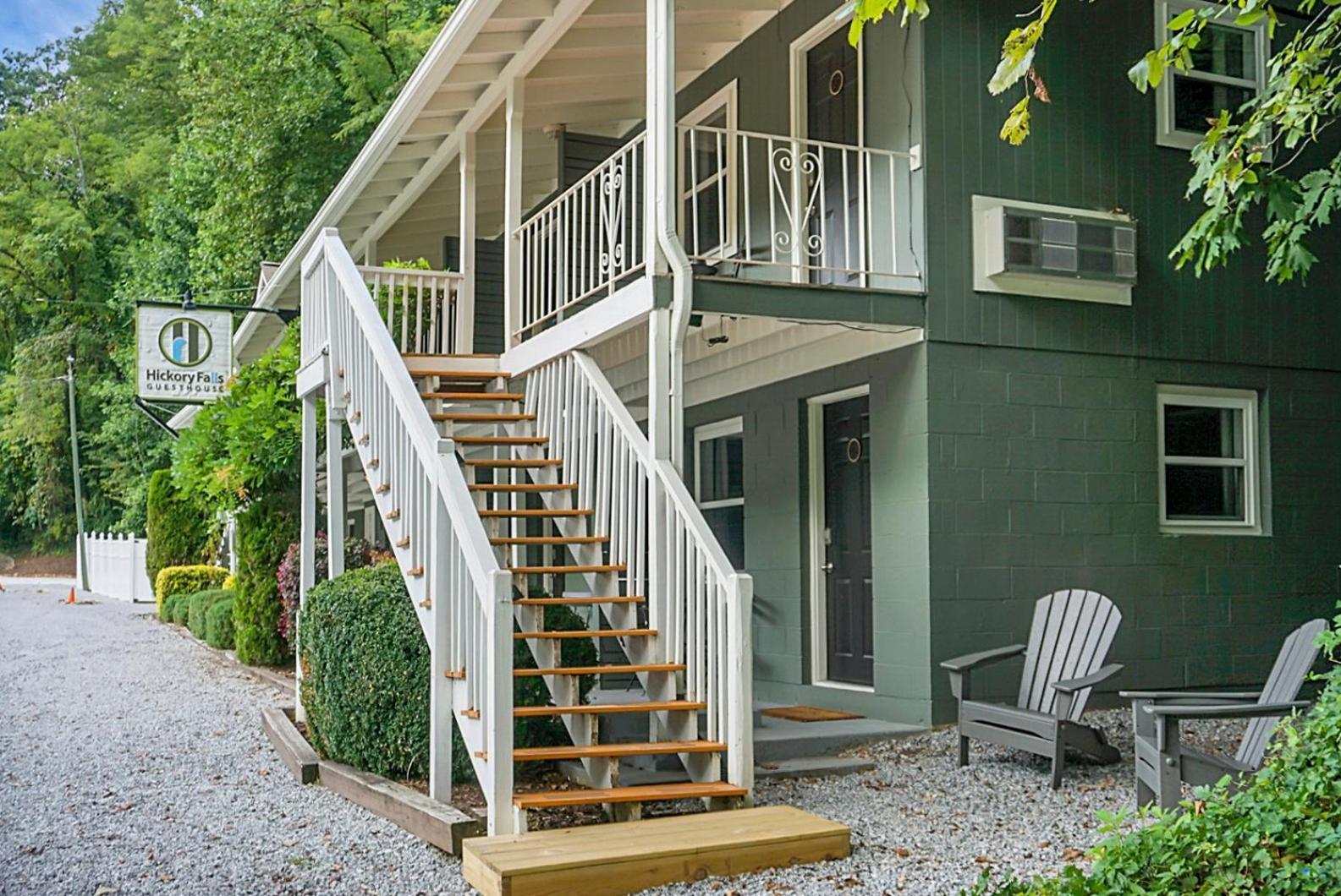 Hickory Falls Inn 침니 록 외부 사진