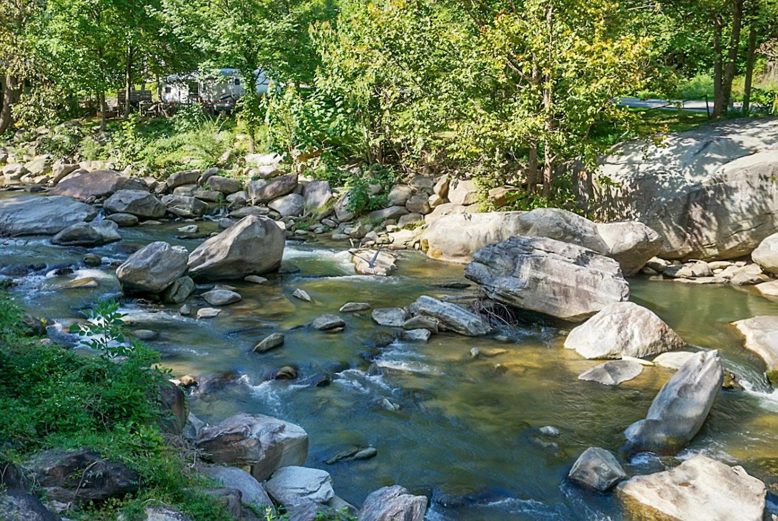 Hickory Falls Inn 침니 록 외부 사진