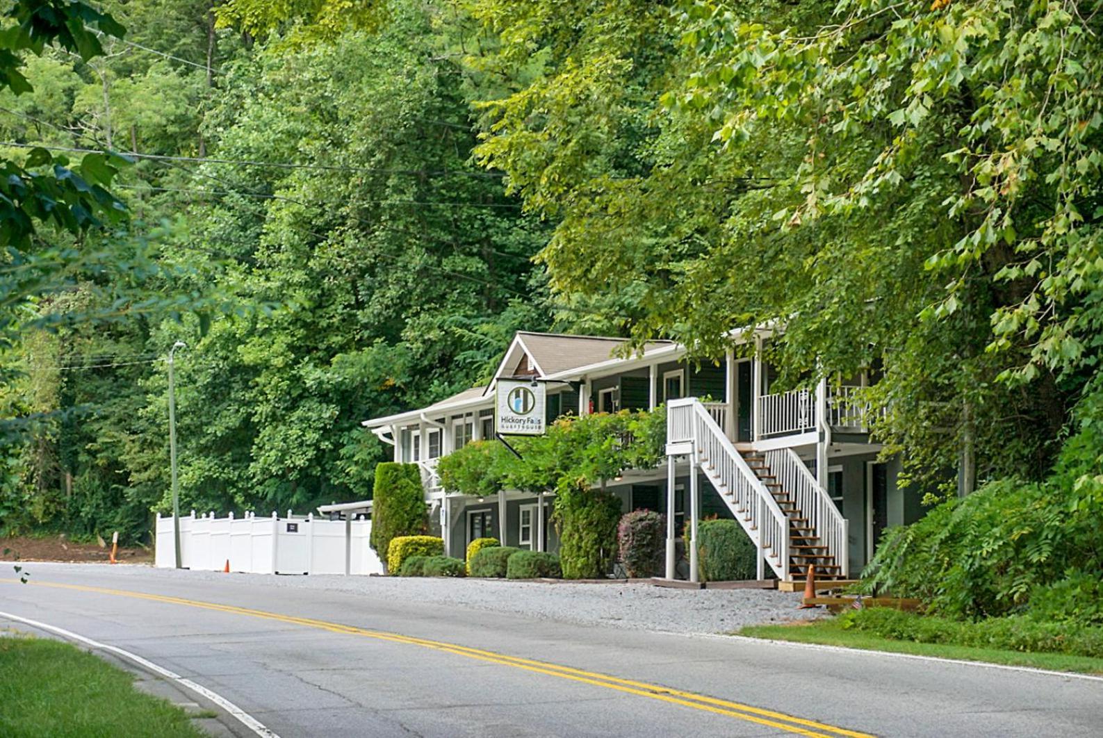 Hickory Falls Inn 침니 록 외부 사진
