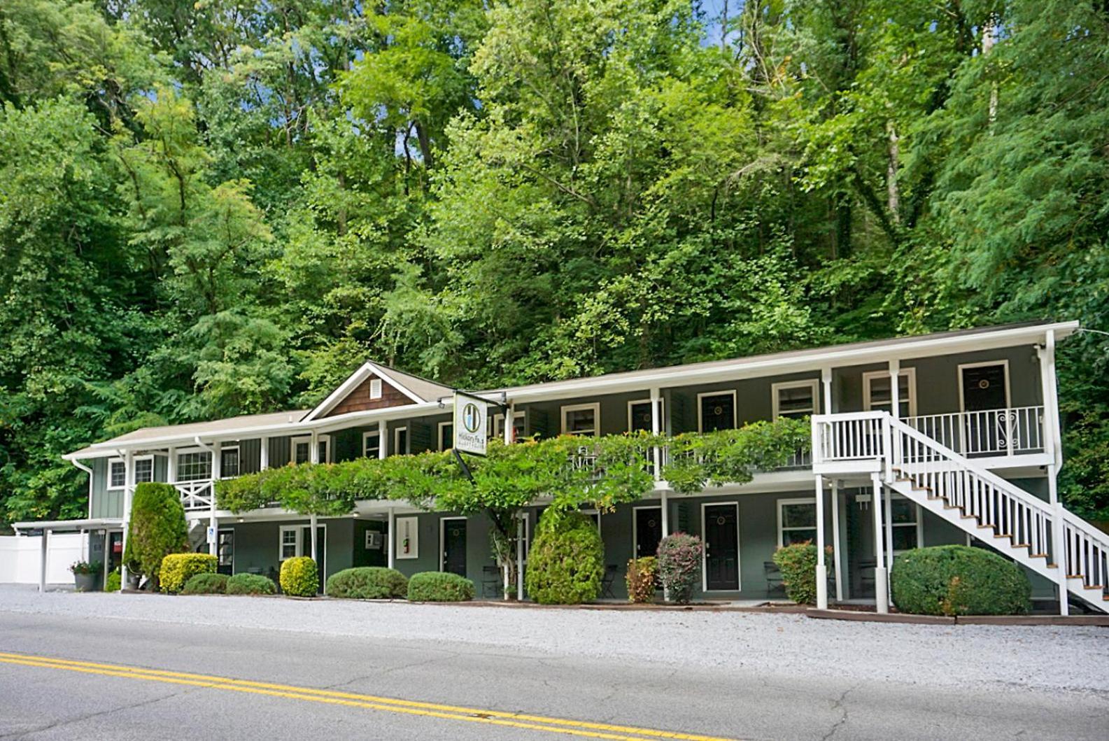 Hickory Falls Inn 침니 록 외부 사진